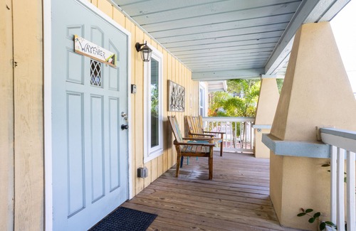 Crescent Lake Cottage | ★Getaway!★Stocked+2Bikes★beach just short drive away ★WorkfromHome