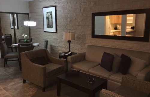 Historic Tennis Club Apartment | GetAways at Palm Springs Tennis Club