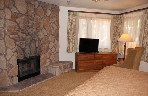 Big Bear Lake Hotel | Getaways at Snow Lake Lodge