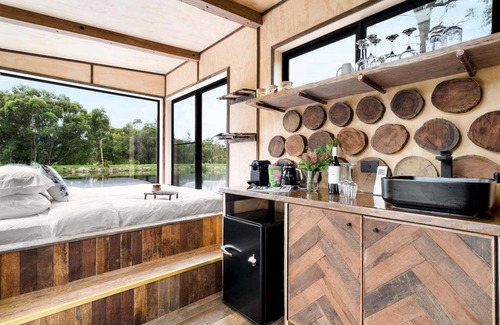 Kangaroo Valley Apartment | Getawayz NSW - 'Banksia' Designer Tiny Home w/stunning dam views