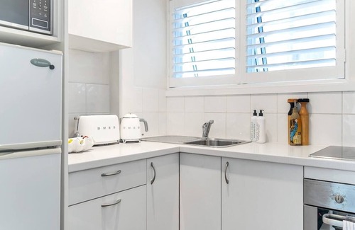 Neutral Bay Apartment | Getawayz NSW - Bay Court III -Spacious Waterside Studio next to Hayes Beach, Cafes & Ferry!