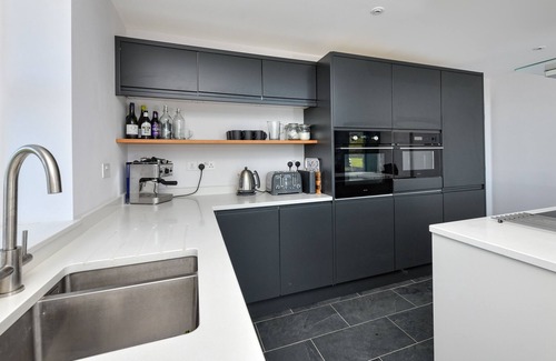 Aberdaron House | Geufron House - Four Bedroom House, Sleeps 8