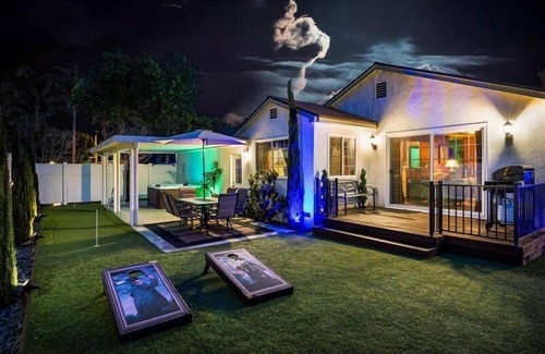Fullerton House | Ghostly Retreat/15 Min to Disney w/Hot Tub!