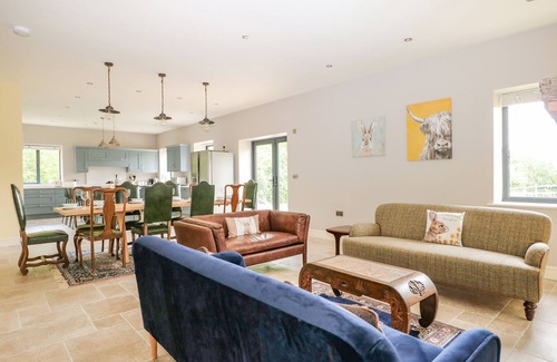 Horam House | GHYLL PARK FARM, pet friendly, character holiday cottage in Horam
