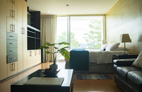 Leon Hotel | Giakor Suites