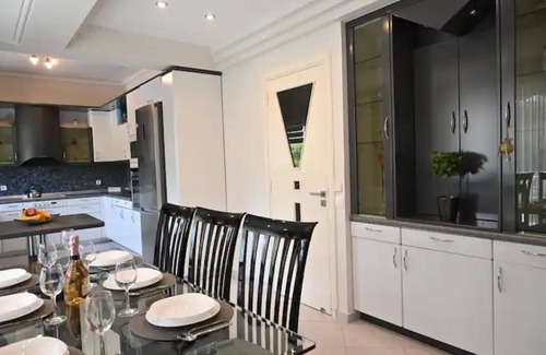 Petaloudes Villa | GianAngelo Holiday Villa, άνετη οικογενειακή βίλα με gym room