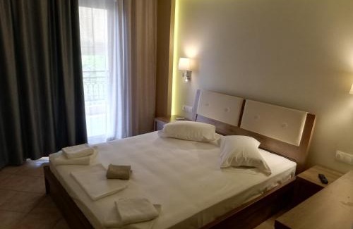 Afytos Hotel | Giannis & Foteini