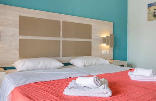 Katastari Apartment | Giannis Pool Studios 5