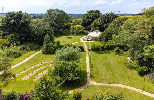 Scunthorpe Other | Giant Yurt Sleeping 8 with Spa, Catering, Walled Gardens, Nature Reserve, Free Parking