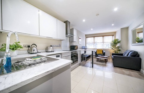 Castlereagh Apartment | Giants Causeway - 1bd Ap (Gold Short Term Stays)