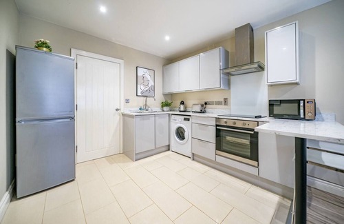 Castlereagh Apartment | Giants Causeway - 1bd Ap (Gold Short Term Stays)