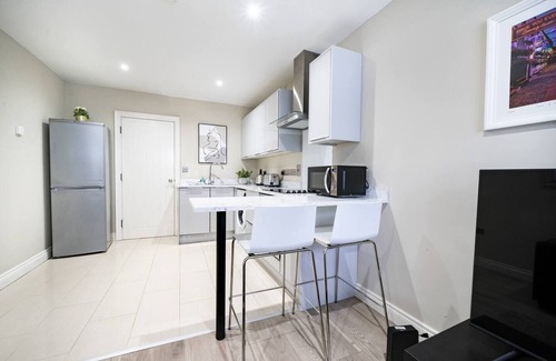 Castlereagh Apartment | Giants Causeway - 1bd Ap (Gold Short Term Stays)