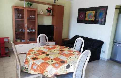 Porto Valtravaglia Apartment | Giardino