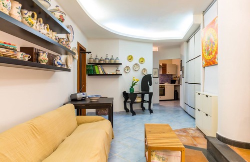Vittorio Emanuele Apartment | Giardino Margherita by Napoliapartments