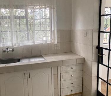 Nairobi West Apartment | Gilbert Madaraka BnB