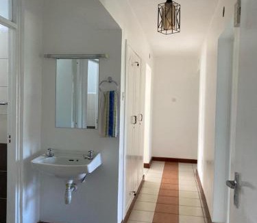 Nairobi West Apartment | Gilbert Madaraka BnB