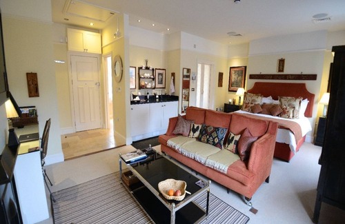 Windsor Bed & Breakfast | Gilbey's Bar & Restaurant