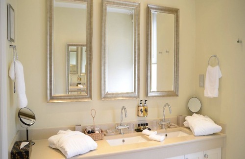 Windsor Bed & Breakfast | Gilbey's Bar & Restaurant