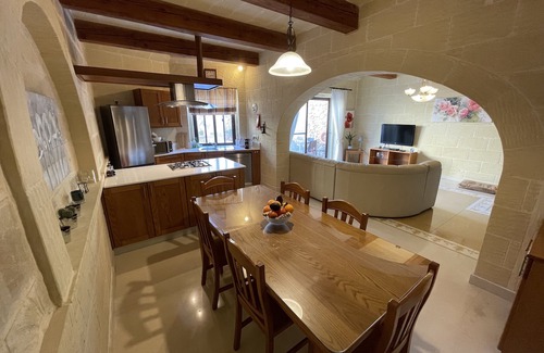 Xaghra Bed & Breakfast | Gilju B&B