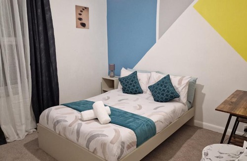 Gillingham House | Gillingham Home - Sleeps 4 - Comfort & Convenience