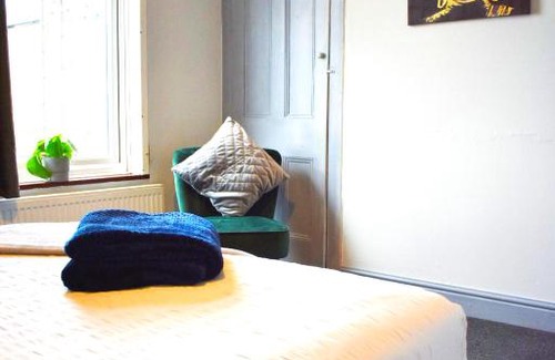 Gillingham House | Gillingham Peaceful Pad