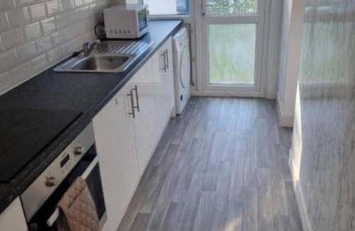Gillingham House | Gillingham Retreat - Spacious 4 Bedroom House