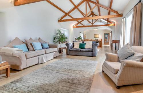 Redruth House | Gilly Barn