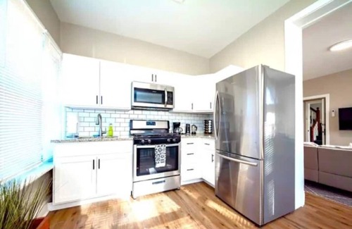 Wilmington Apartment | Gilpin Grand - Renovated space in Trolley Square by RedAwning