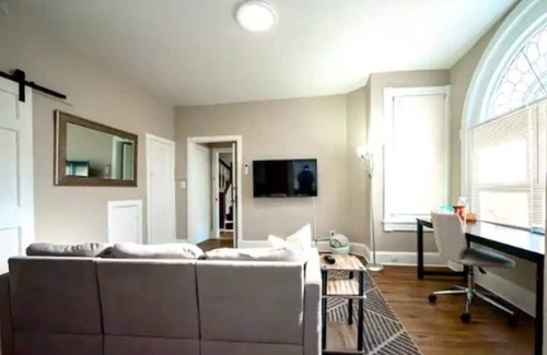 Wilmington Apartment | Gilpin Grand - Renovated space in Trolley Square by RedAwning