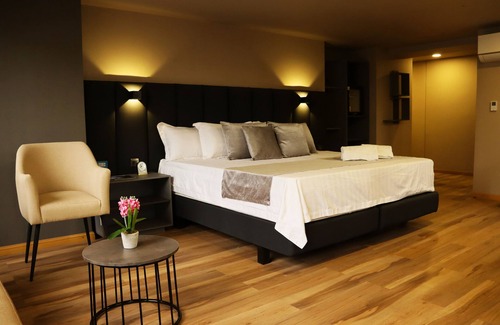 Pereira Hotel | Giluxe Hotel