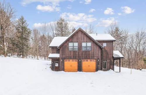 Moscow Apartment | Gin Brook Barn: Privacy and stunning views!