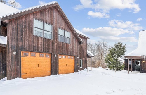 Moscow Apartment | Gin Brook Barn: Privacy and stunning views!