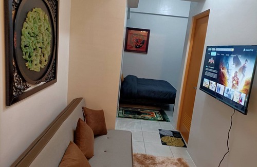Highway Hills Hotel | GINA'S STAYCATION AT AMA TOWER RESIDENCES, EDSA WITH PAID PARKING (BESIDE POEA)