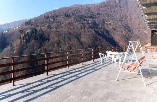 Aurano Apartment | Ginevra (HX3KFD8)