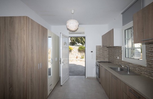 Plintri Apartment | Ginger Gold Apt Getaway with Shared Pool
