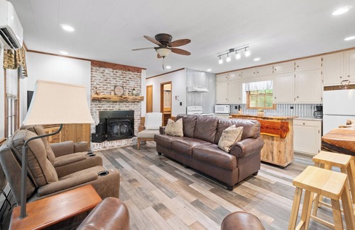 Newland Cottage | Gingercake Mountain Cottage on the east edge of Linville Gorge
