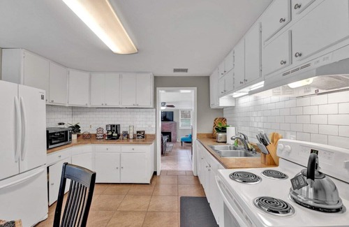 Vollintine-Evergreen House | Ginkgo Garden Inn Cottage