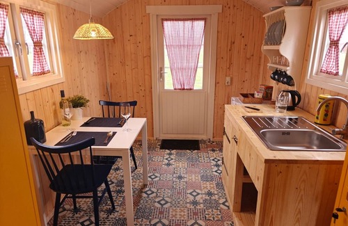 Bergeijk Cabin | Gipsy wagon 2pers at camping Lindershoeve Bergeijk where tranquility and nature come together