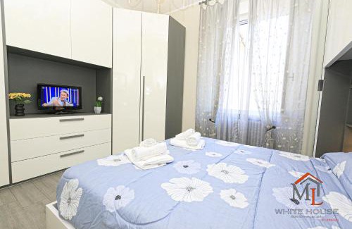 Sestri Ponente Apartment | Girasole House BY ML WHITE HOUSE