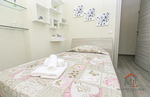Sestri Ponente Apartment | Girasole House BY ML WHITE HOUSE
