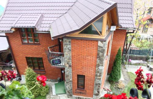 Yaremche House | Girske Povitria Cottage