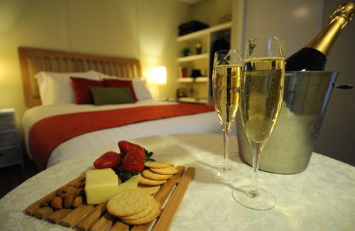 Gisborne Cabin | Gisborne Peak Winery Short Term Stays