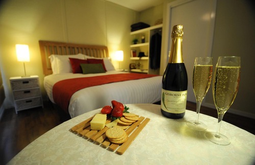 Gisborne Cabin | Gisborne Peak Winery Short Term Stays