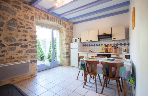 Montreal House | Gite 5 La Clé des Champs, South Ardèche, with swimming pool, summer entertainment, restaurant