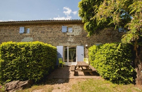 Montreal House | Gite 5 La Clé des Champs, South Ardèche, with swimming pool, summer entertainment, restaurant