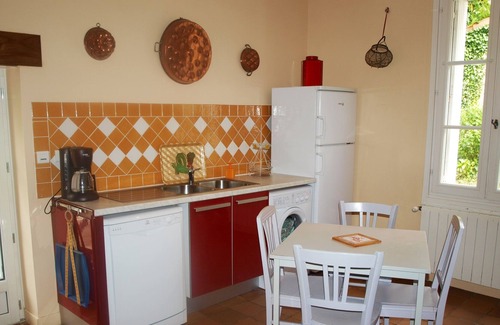 Champagne Cottage | GITE *** - 8 people, in a 6 ha wooded park, between Rochefort and Royan