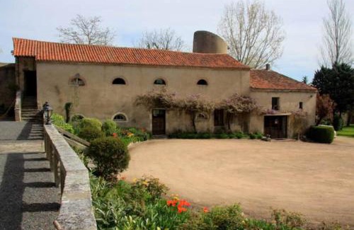 Artonne Villa | Gite au Chateau de Bicon