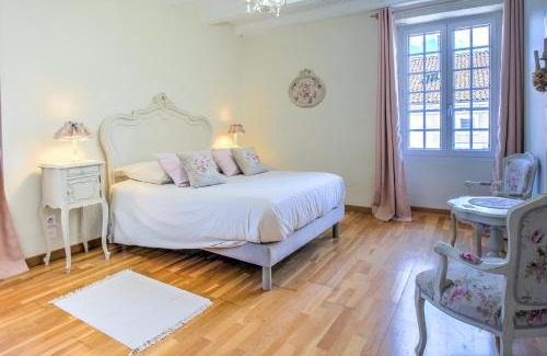 Saint-Jean-de-Cole Apartment | Gite Autentique, Village Classé