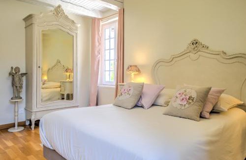 Saint-Jean-de-Cole Apartment | Gite Autentique, Village Classé