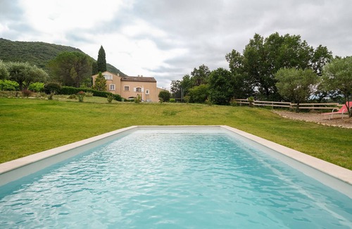 Bedarieux House | Gite Cabernet 8 Personnes - La Grange des Aurièges - Piscine et Mini-ferme
